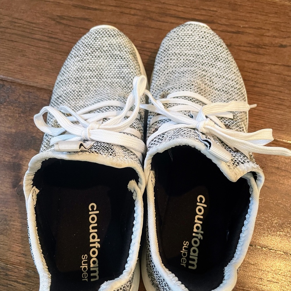 Adidas Women’s Knit Running Shoes, Size 8.5, Cloud foam Sneakers - Picture 4 of 6